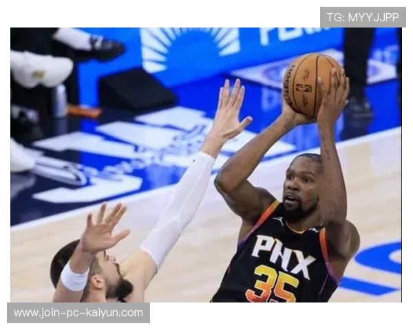 杜兰特完成终结，比分差距成型